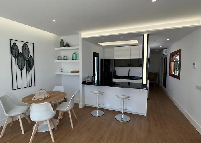 C-10 Vegueta Apartment - Private Rooftop Pool