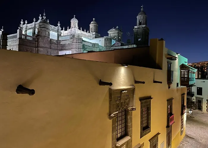 C-10 Vegueta Apartment - Private Rooftop Pool