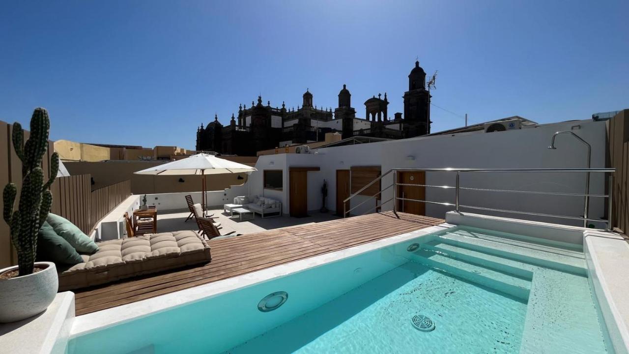 Apartment C-10 Vegueta - Private Rooftop Pool *